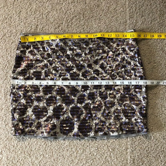 Express Shimmer animal print sequins Paillettes mini skirt size S - Picture 4 of 14